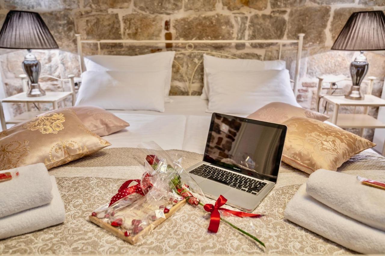 Historic Plaza Varos Split (Adults Only) ภายนอก รูปภาพ